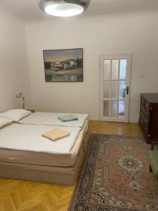 Old Town Herberghaus, 250M To Charles Bridge Apartamento Praga Exterior foto
