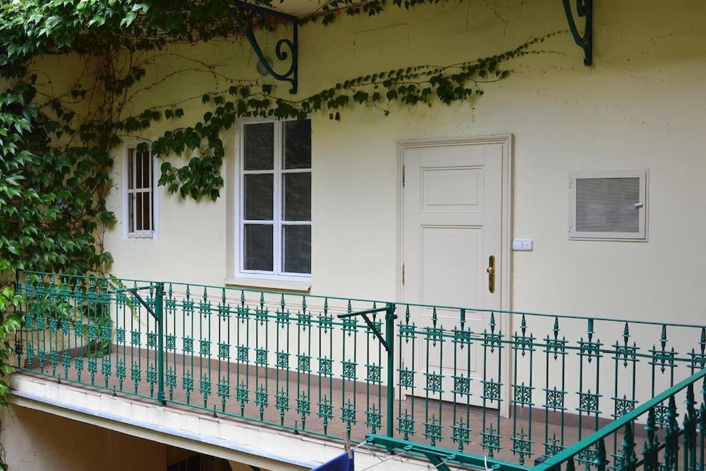 Old Town Herberghaus, 250M To Charles Bridge Apartamento Praga Exterior foto